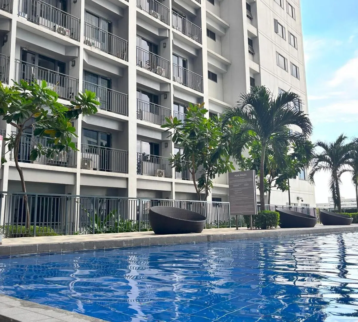 Cozy Condo Near Moa & Airport Manila